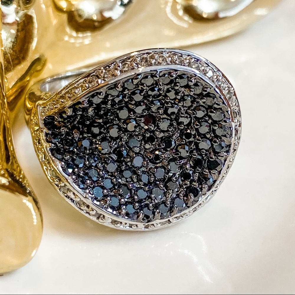 Host Pick 4/20 Lia Sofia “Showcase” Ring - image 7